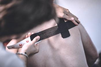 KINESIOLOGY tape (černá)  - 4